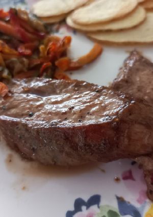 Una foto de Solomillo de cerdo con sal azul y pimienta