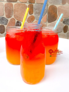 A picture of Sunset mocktail.