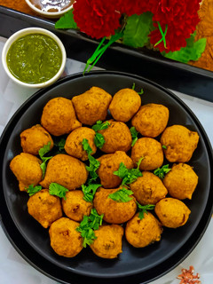 मिक्स दाल पकौड़ी प्रोटीन से भरपूर (Mix Dal pakodi protein se bharpur) रेसिपी मुख्य फोटो