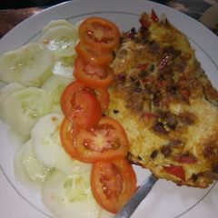 A picture of Easy red bell pepper and onion omelette.