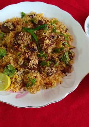 A picture of Hyderabadi mutton dum biryani.