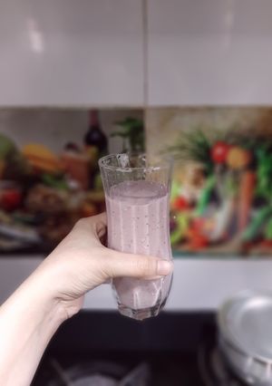 A picture of Strawberry n yogurt smoothie.