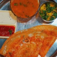 A picture of South Indian platter.