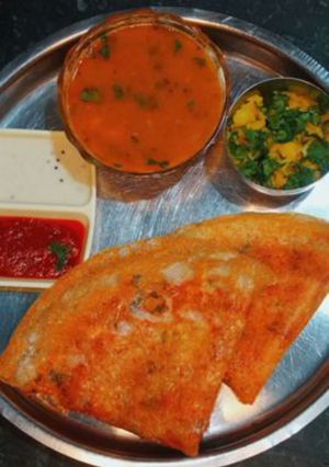 A picture of South Indian platter.