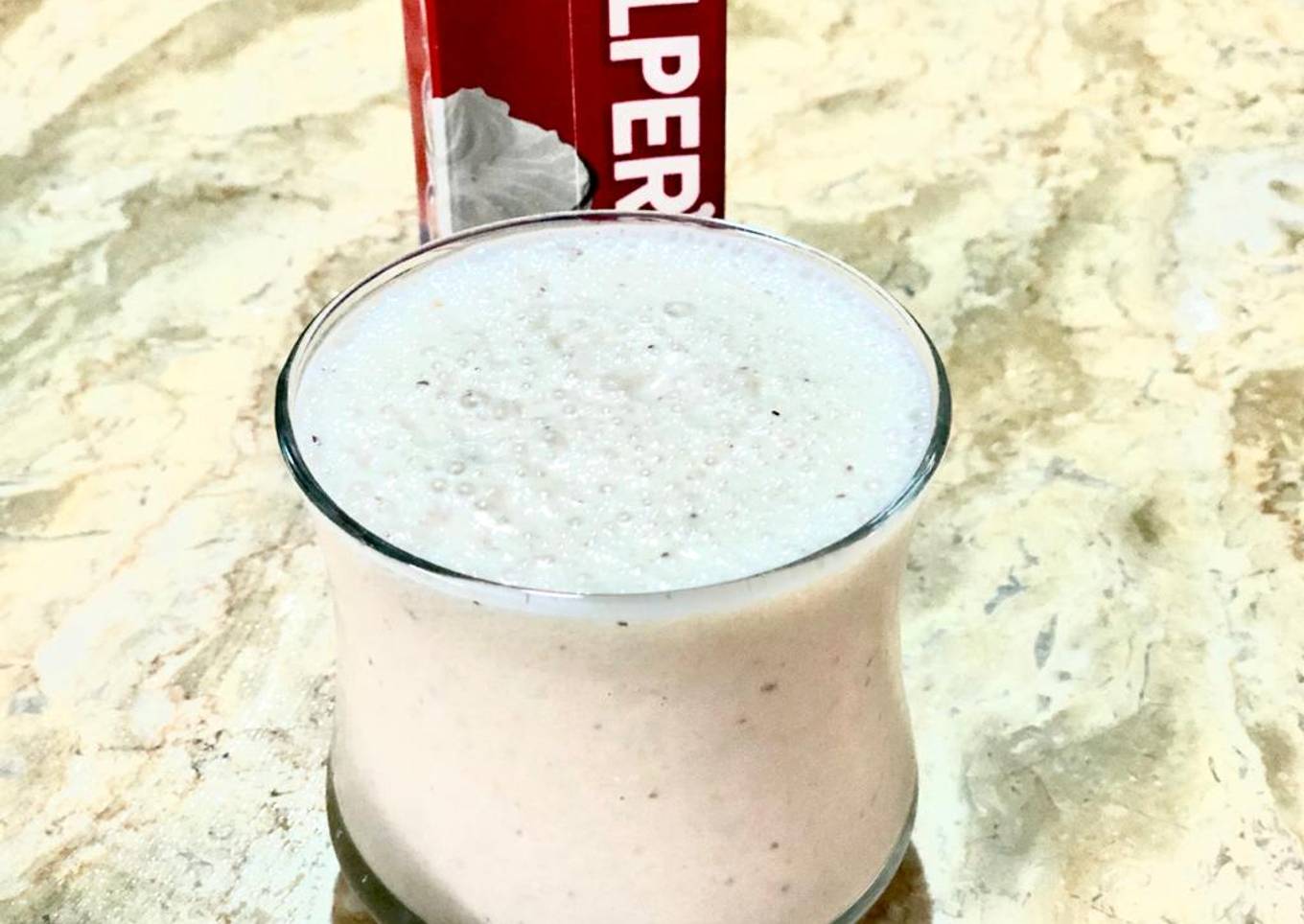 Banana and Date Shake