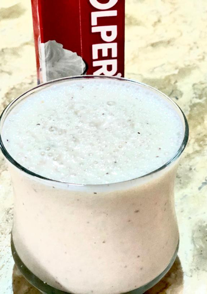 A picture of Banana and Date Shake.
