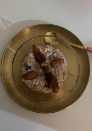 صورة لوصفة فطور الشوفان والتمر والقرفة