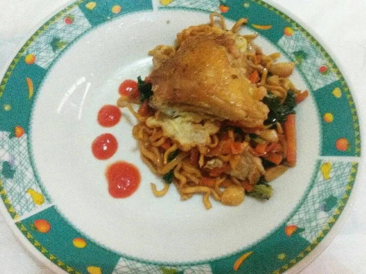Cara Mudah Membuat Resep Mi goreng kecap &amp;amp; Ayam balut telur yang Uenak Anti Ribet, Uenak Banget
