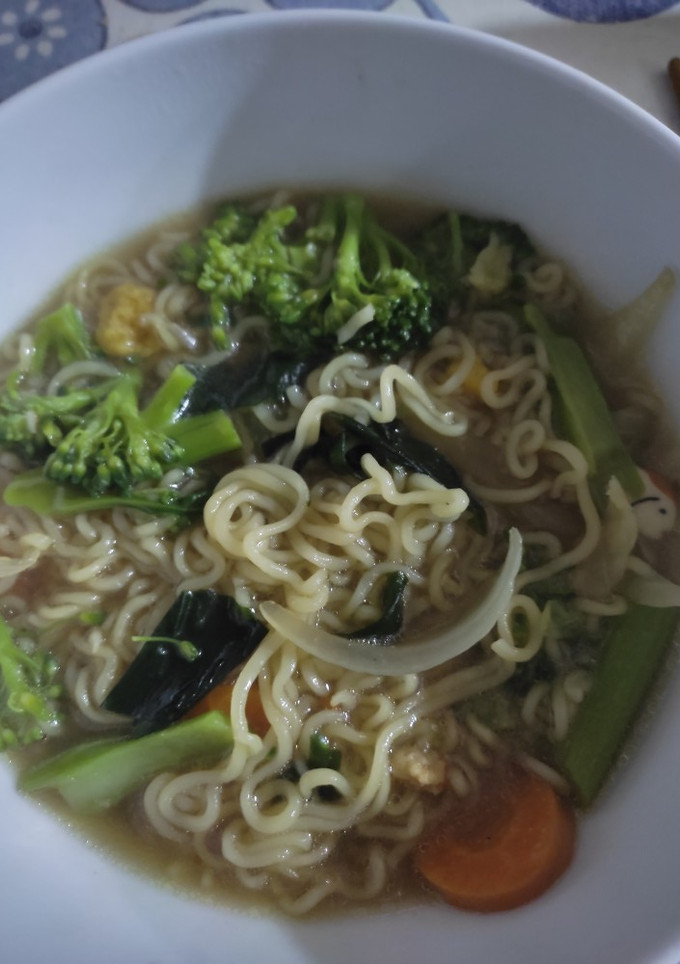Una foto de Sopa asiática express mejorada