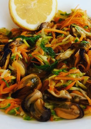 Foto di Insalata di Cozze con verdure crude