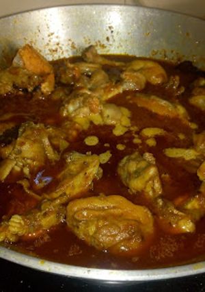 A picture of Desi chicken curry.