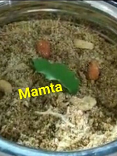धनिया पंजरी(dhaniya panjiri recipe in hindi) रेसिपी मुख्य फोटो