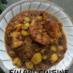 A picture of Chicken and Irish potato sauce.