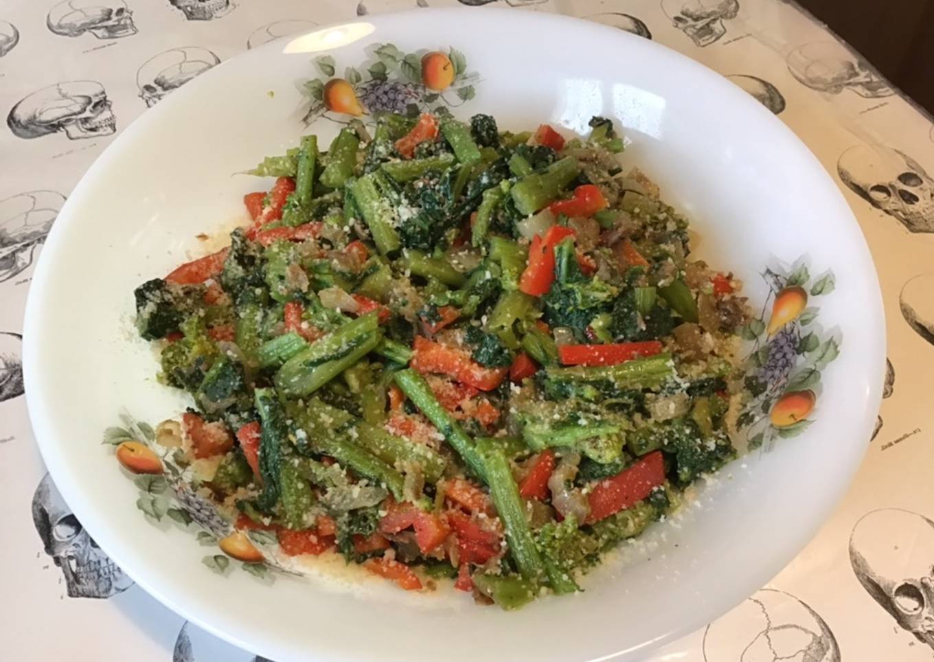 Cima di rapa aux anchois, poivron rouge et pecorino