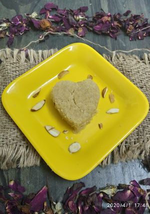 A picture of Suji halwa.