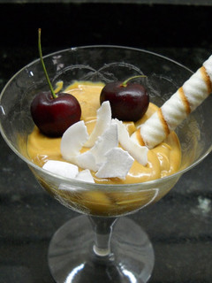 Una foto de Mousse de dulce de leche (muy fácil) Copa Navideña