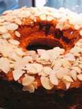 Ciambella soffice agli agrumi con lemoncurd e mandorle