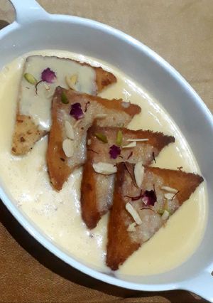 A picture of Shahi tukda.
