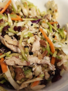 A picture of Simple slaw salad with Chicken.