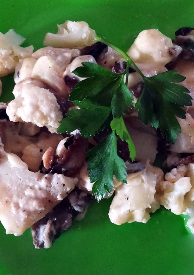 Una foto de Bacalao con verduras en papillote
