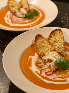 Pikáns Paradicsomos Sült paprika-krémleves recept fotója