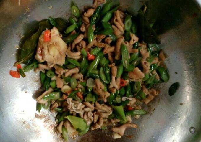 Langkah Mudah untuk Membuat Tumis buncis+usus ayam yang Sempurna