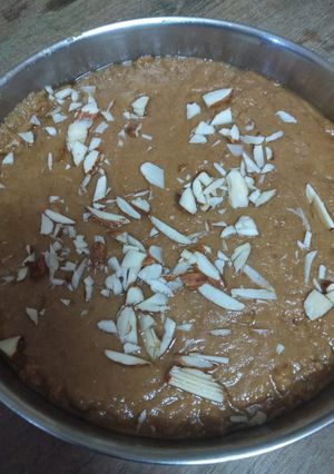 A picture of Sukhadi Gud papdi.