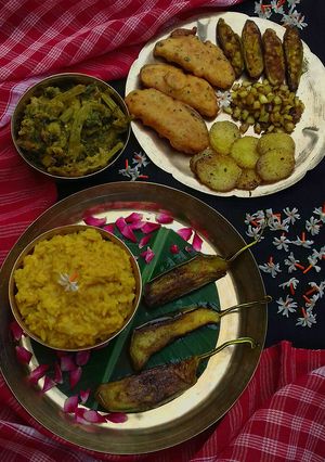 ভোগের খিচুড়ি (bhoger khichuri recipe in Bengali) রেসিপির প্রধান ছবি
