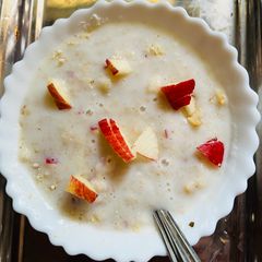 A picture of Overnight Oats with Apples and Almonds.
