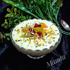 A picture of Fruit Cream dessert.
