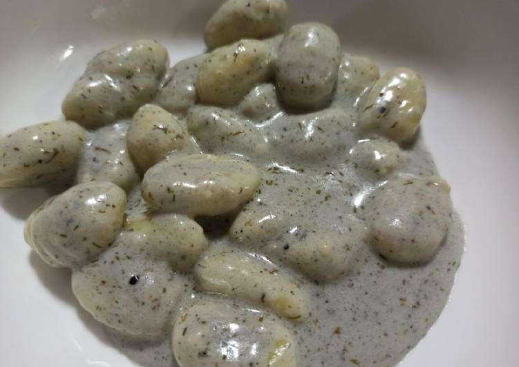 Gnocchi en salsa ceniza