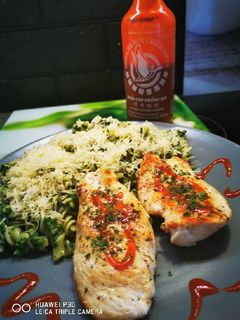 Sajtos spenótos tészta csirkemellel 😋 recept fotója