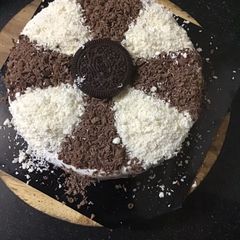 A picture of Oreo Ice cream cake.