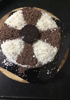 A picture of Oreo Ice cream cake.