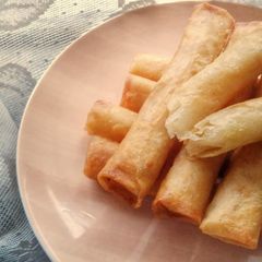 A picture of Cheese Spring Rolls.