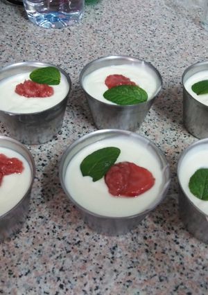 Una foto de Crema de yogur con chocolate blanco