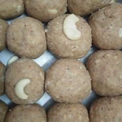 A picture of Aate Ki pinni.
