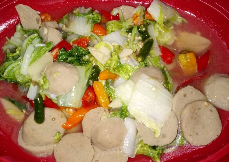 Resep: Tumis sawi putih bakso Sederhana Dan Enak