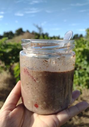 Una foto de Avena Overnight (remojada durante la noche) Mocaccino frutilla