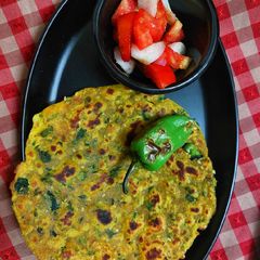 A picture of થેપલા.