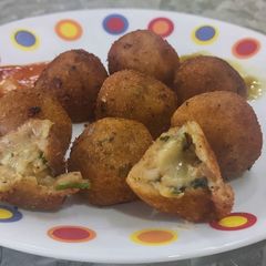 A picture of Cheese Corn balls.