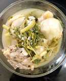 Khoai sọ nấu sườn vai + rau nhút/rau rền chua