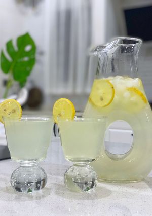 A picture of Lemonade.