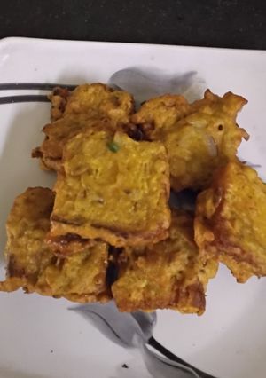 स्वादिष्ट आलू प्याज ब्रेड पकौड़े रेसिपी मुख्य फोटो