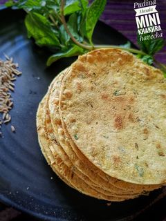 पुदिना मसाला मिनी खाकरा (Pudina masala mini khakhra recipe in marathi) रेसिपी चे मुख्य फोटो 