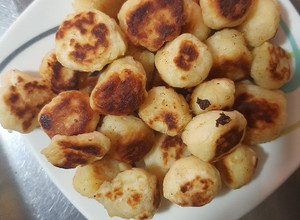 Una foto de Bolitas de yuca 😋