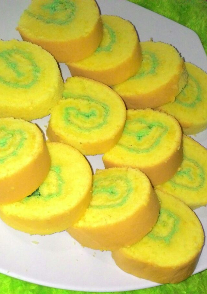Foto resep Roll Cake Lembut Irit 3 telur (kocok all in one) porsi 1 loyang