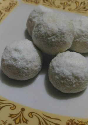 Foto resep Bola salju aka putri salju aka snow ball (session kesekian sekian) tekstur petjaaaah di mulut 😘