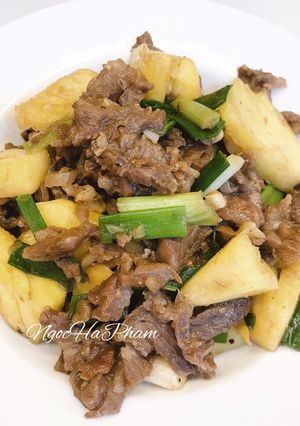 Hình của món Bò xào dứa.