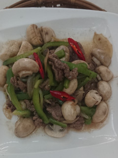 蘑菇青椒炒牛肉 的食譜成品照片